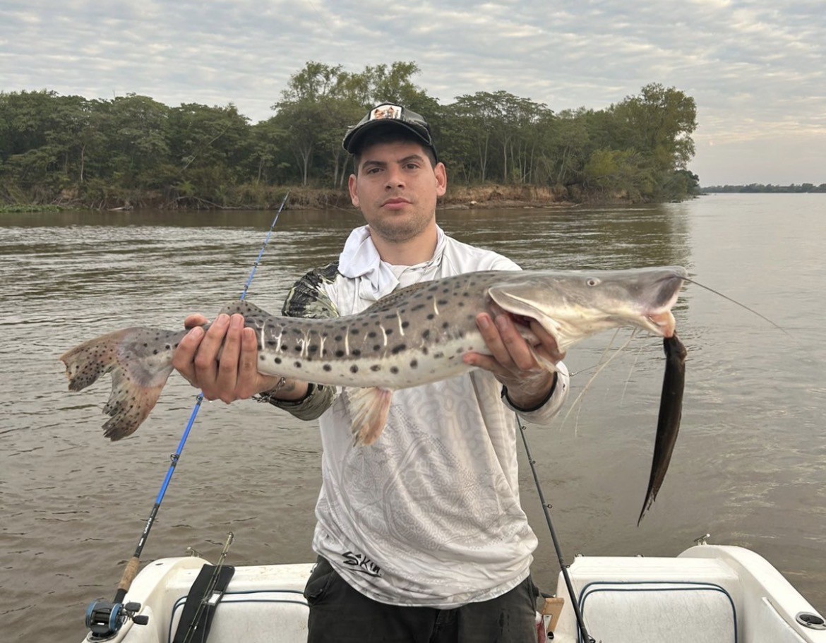 Pesca embarcado con Camilo - Reconquista - Santa Fe